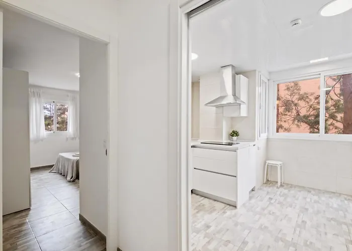 Piso De 3 En * Málaga