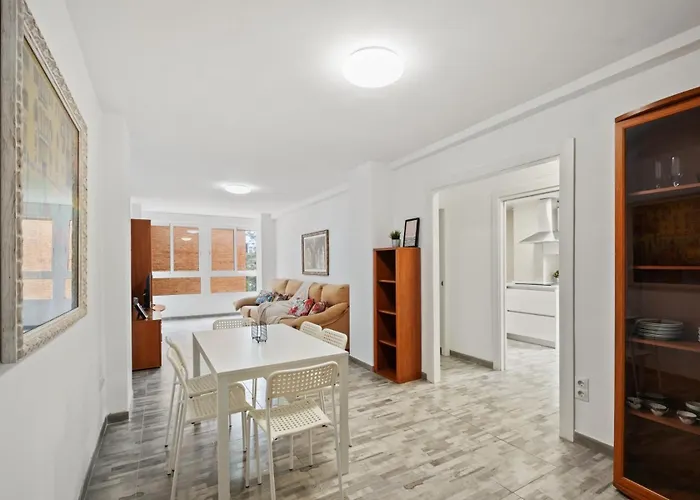 Piso De 3 En * Málaga